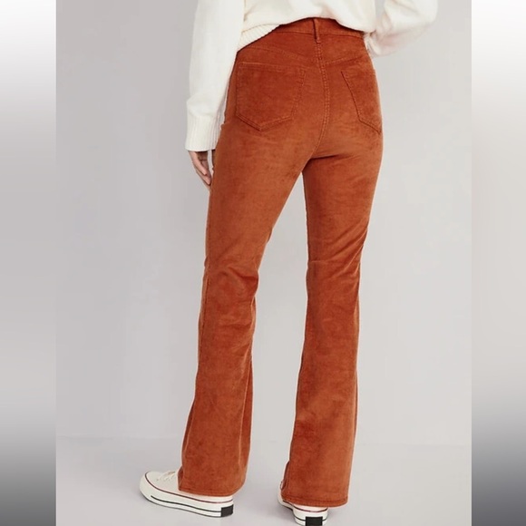 Old Navy Higher High-Rise Corduroy Flares in Rust Brown - Size 6 - Picture 3 of 12